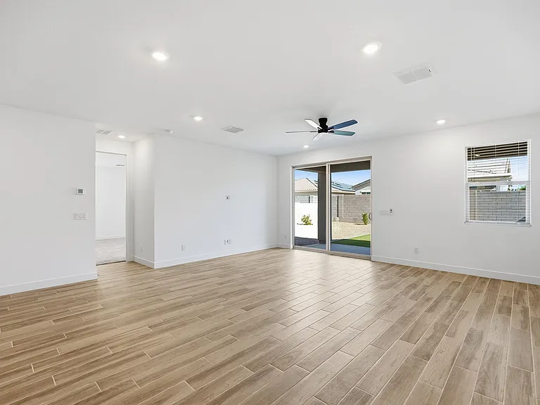 21435 W Meadowbrook Ave — Photo 5