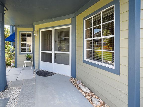 2nd image of 1461 NE 14th Ct APT 49