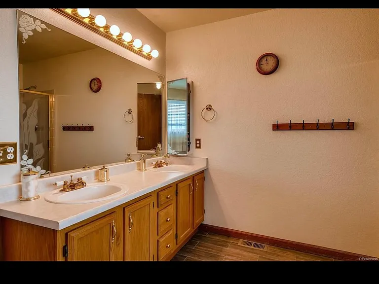 835 Eagle Bend Dr — Photo 10