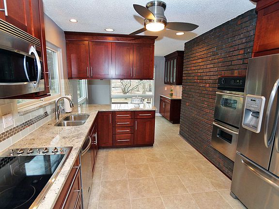 4th image of 12744 Whispering Hills Ln