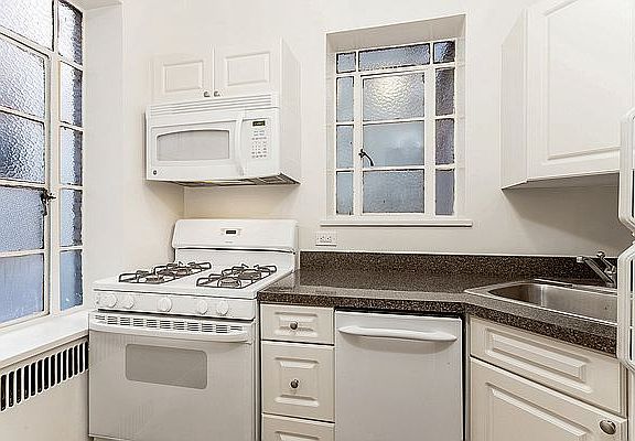 5th image of 151 E 90th St APT 1G