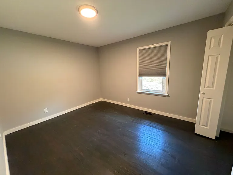 32 Lovers Ln NE — Photo 18