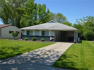 26 Coronation Dr, Amherst, NY 14226