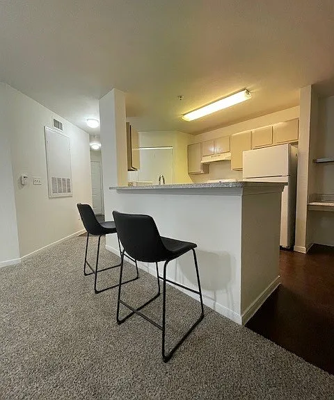 Kimberly Pointe Apartments — Photo 13