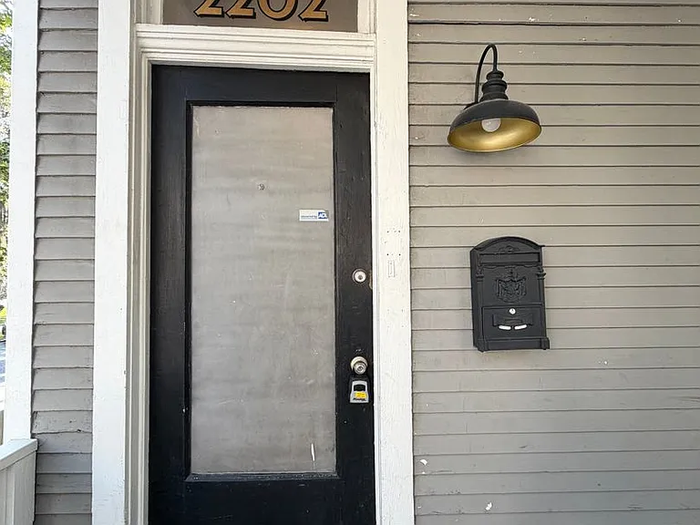 2202 - 2204 Bull St — Photo 2