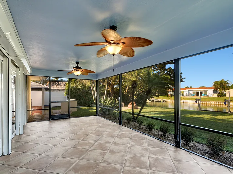 W Terrace Dr — Photo 3