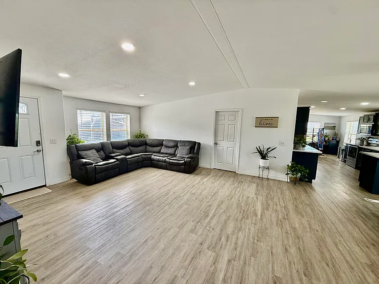 64173 Thomas Ave — Photo 3