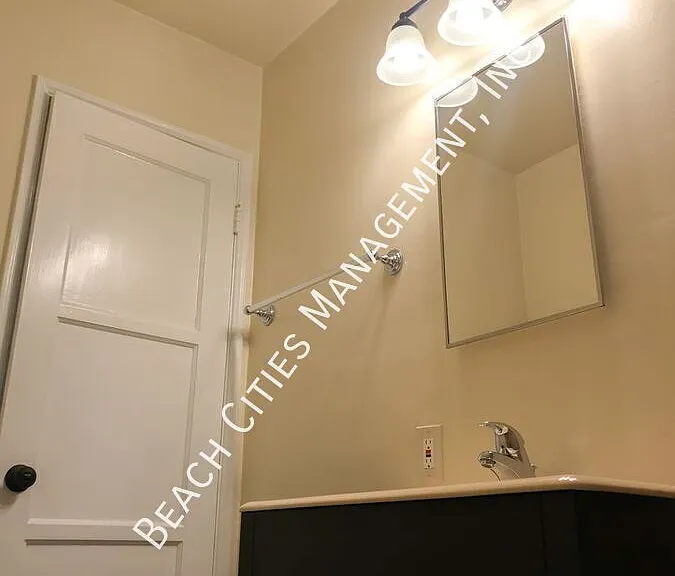 945 E Carson St — Photo 23