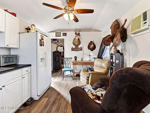 5th image of 67 Angie Rd