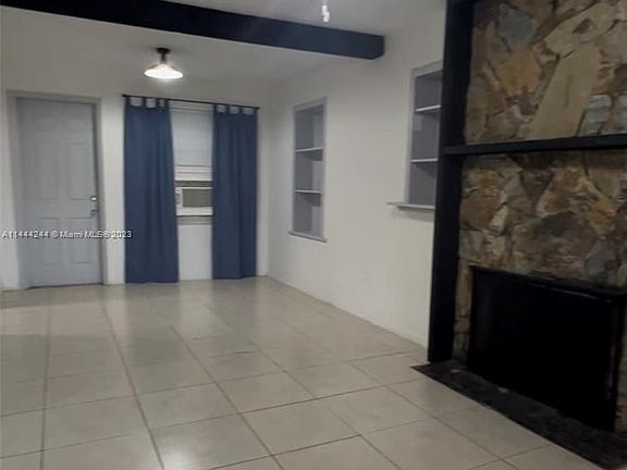 3rd image of 370 NE 166th St #1