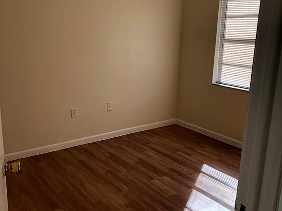 5th image of 9614 N 50th St #D