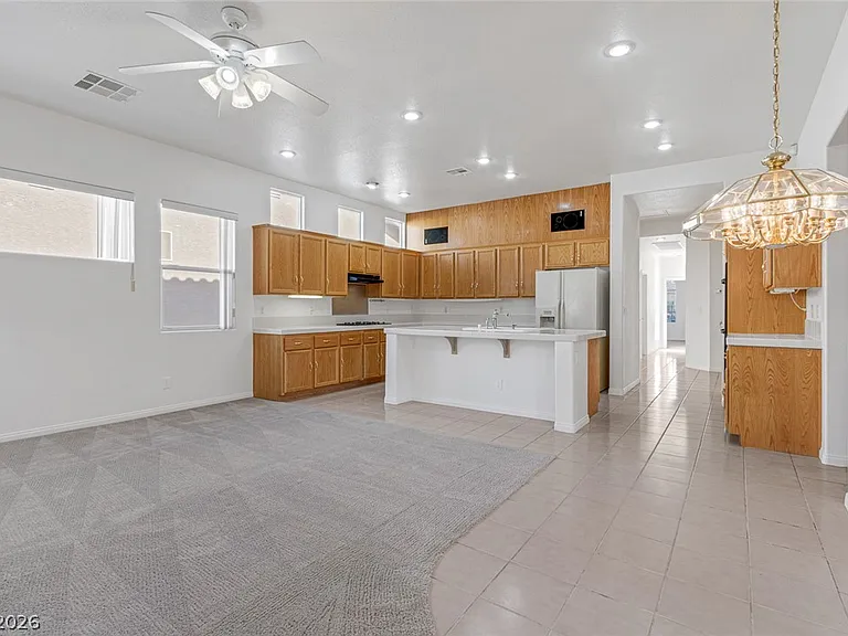 3131 Surf Spray St — Photo 29