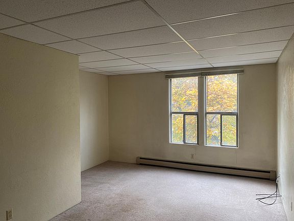 3rd image of 442 Washington St #442