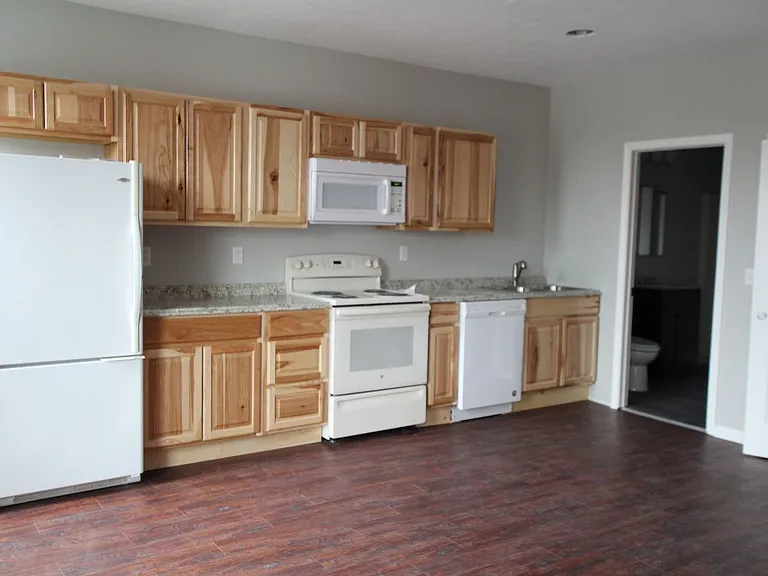 272 State St — Photo 7