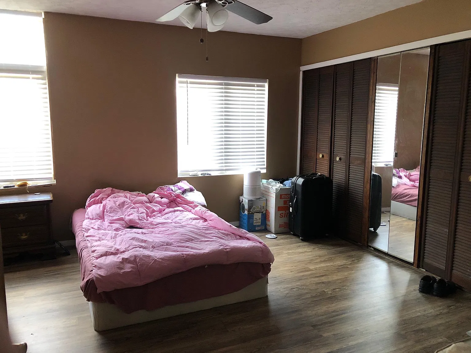 6 bed, 2220 sqft, $5,050 — Photo 4