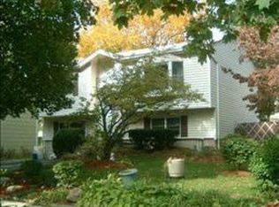 10 Valley Dr, Nanuet, NY 10954