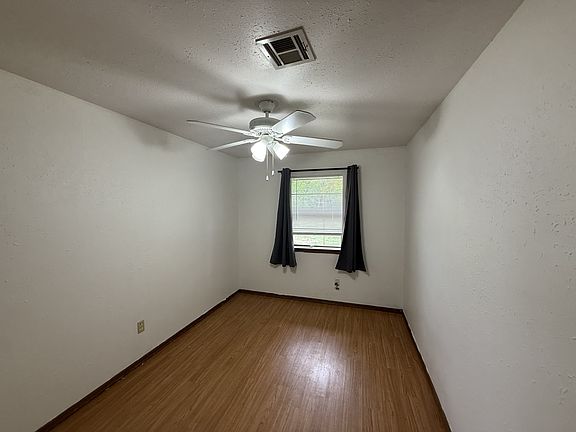 5th image of 424 N Hillcrest St