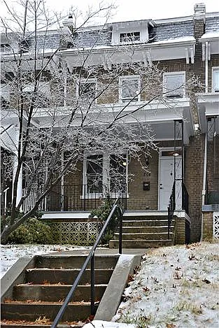 204 Varnum St NW photo 1