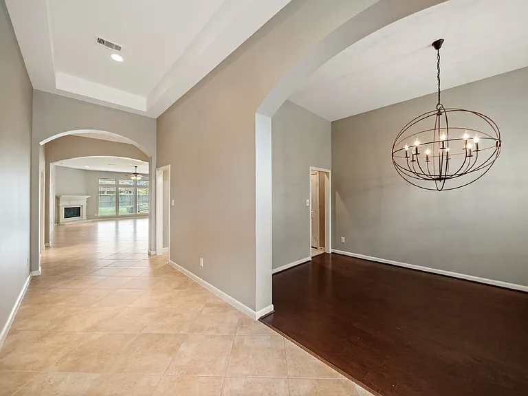 2818 Red Maple Dr — Photo 4