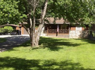 623 Pine Oaks Dr, Tunnel Hill, GA 30755