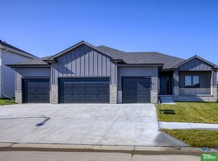 5428 N 207th St, Elkhorn, NE 68022