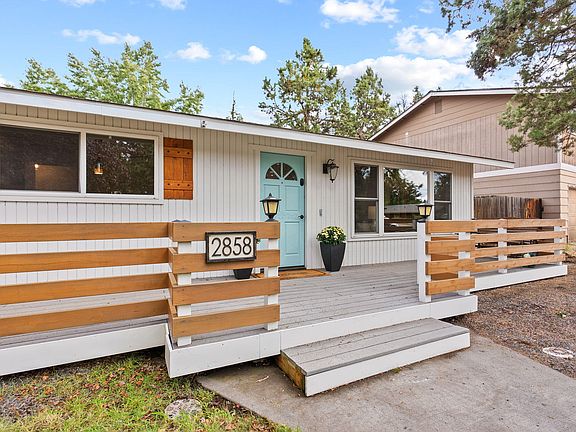 5th image of 2858 NE Canyon Park Dr