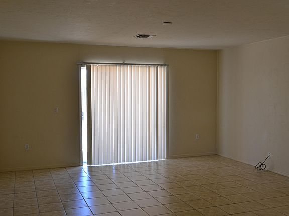 3rd image of 4344 N Iroquois Ave #2