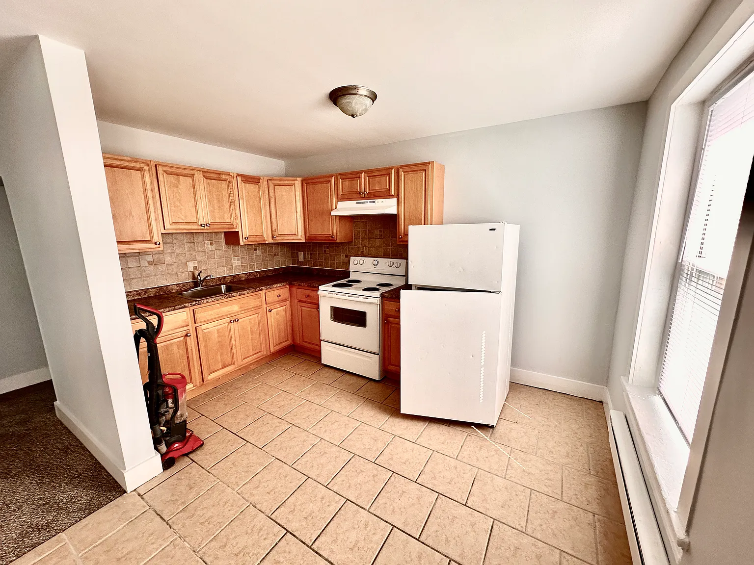2 bed, 650 sqft, $1,200 — Photo 4