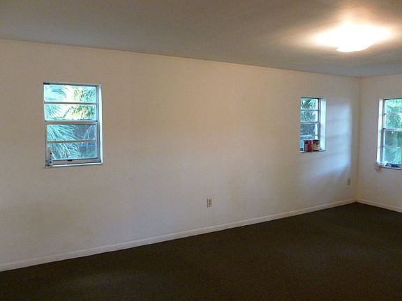 3rd image of 1700 NE 146th St #6