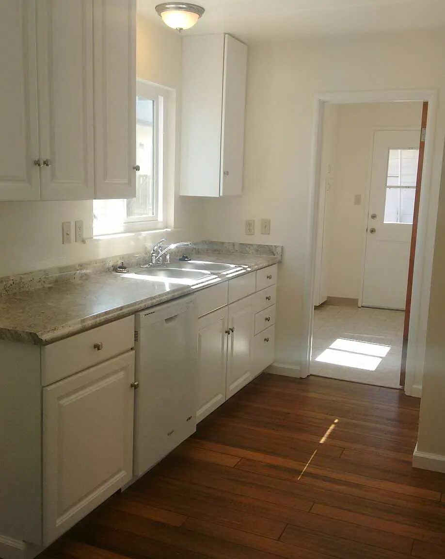 Laine/Hawthorne St: 542-558 - 554 — Photo 4