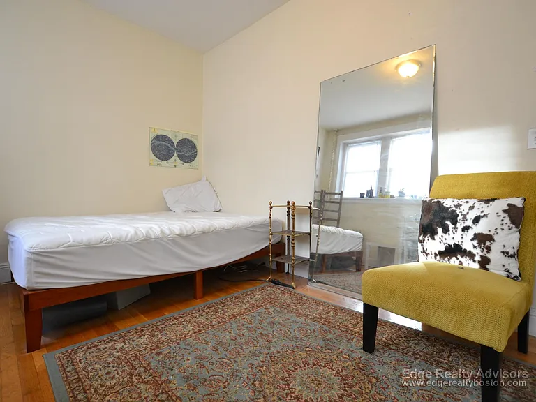 60 Egmont St #3 — Photo 5
