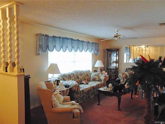 3rd image of 2103 W Arbutus Dr