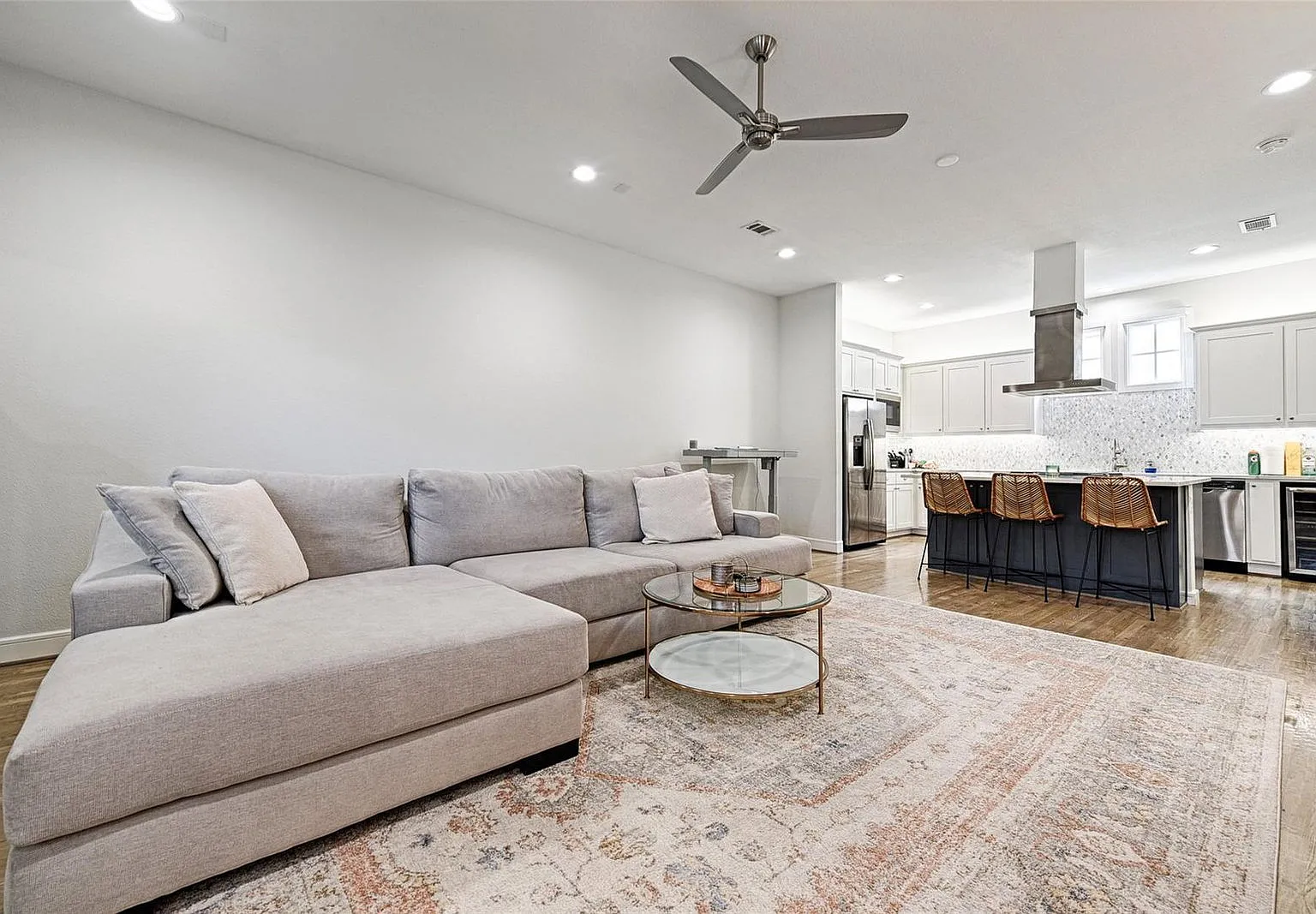 2 bed, 2.5 bath, 1508 sqft, $3,195 — Photo 3
