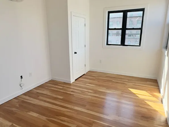 32 Radde Place image 24 of 27