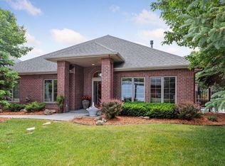 223 W Canyon Dr, Hudson, WI 54016