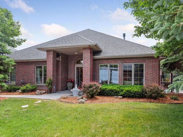 223 W Canyon Dr, Hudson, WI 54016