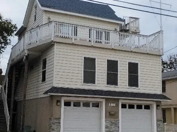 217 W 11th St APT 2, Beach Haven, NJ 08008