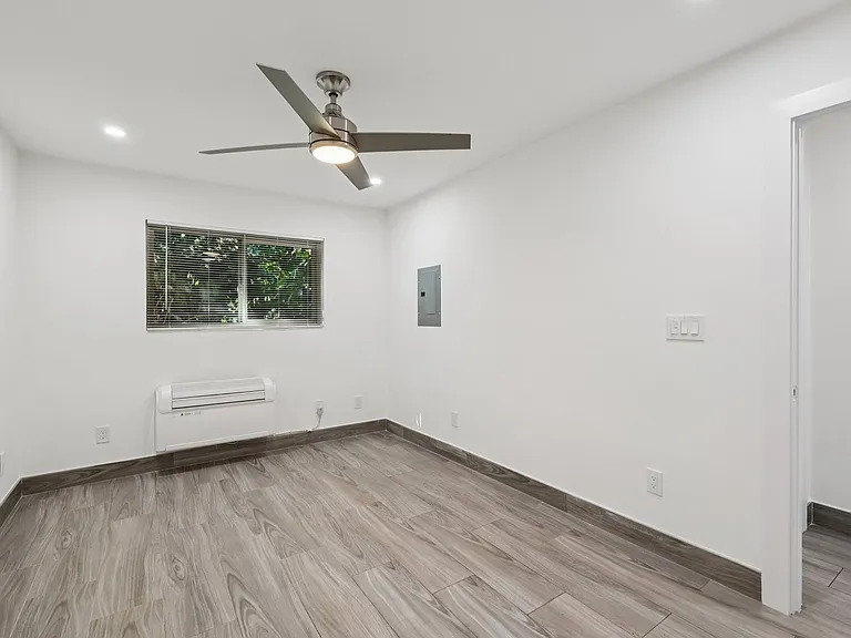 458 Ballantyne St — Photo 13