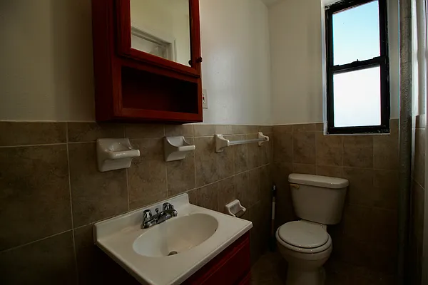 Rented by Hagstrom Management Inc | media 29