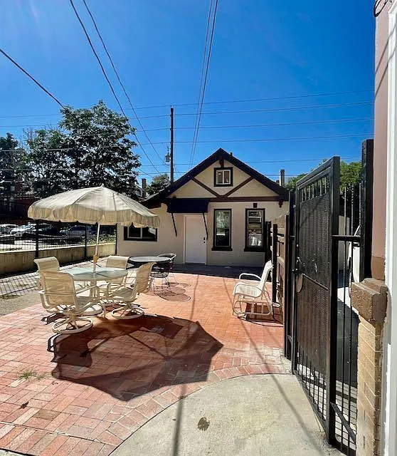 2 bed, 1000 sqft, $1,850 — Photo 2