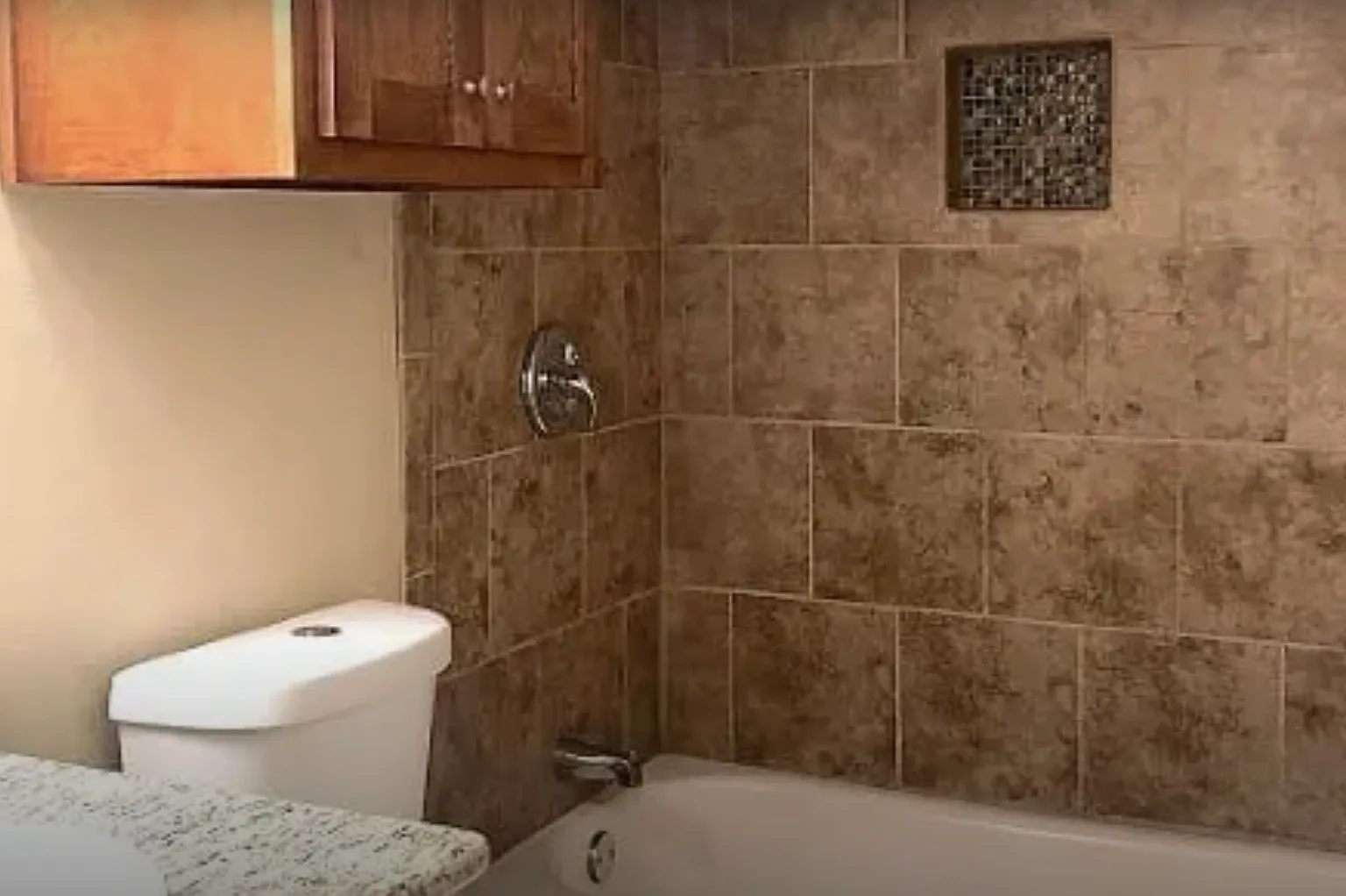 2 bed, 850 sqft, $890 — Photo 2