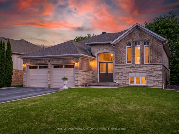 30 Cranberry Hts, Wasaga Beach, ON L9Z 1M9