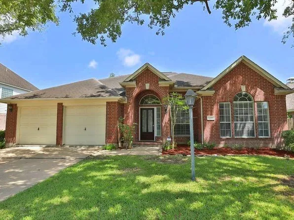 12318 Shadow Island Dr, Houston, TX 77082