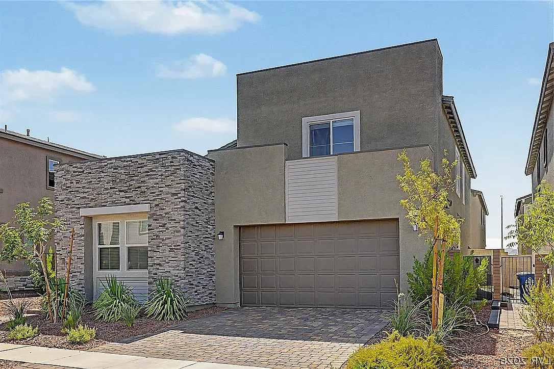 4 bed, 3.5 bath, 2918 sqft, $2,950 — Photo 1