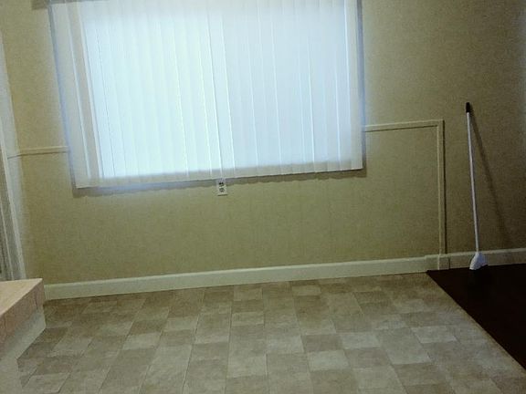 4th image of 4071 W 130th St APT C