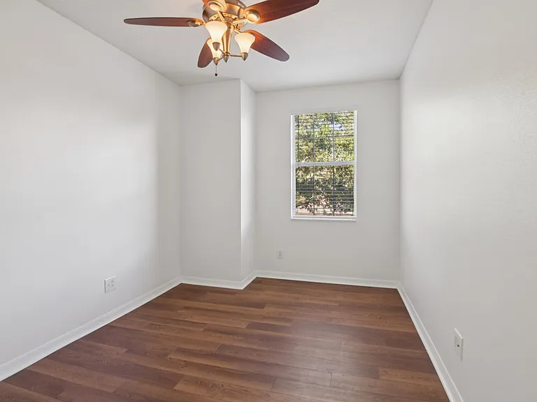 12805 Avelar Manor Pl — Photo 18
