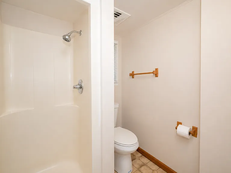 131-155 W Adams St — Photo 8