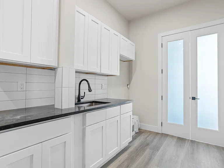 61 Delmonico Pl #1B — Photo 1