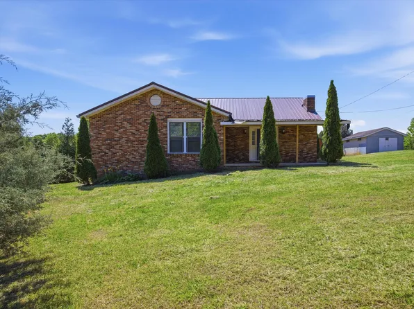707 Cherokee Trl, Rossville, GA 30741