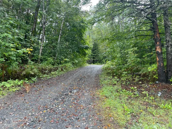 271 N Guilford Road, Monson, ME 04464
